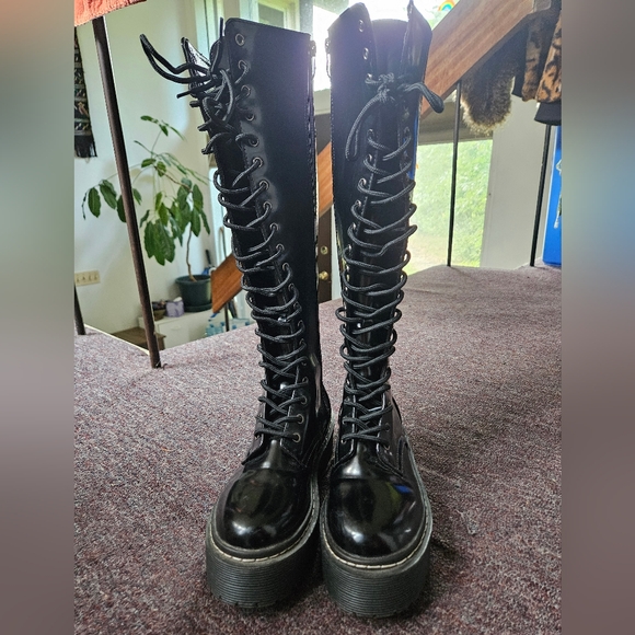 Tall Black Combat Boots 20 eye - Picture 5 of 9